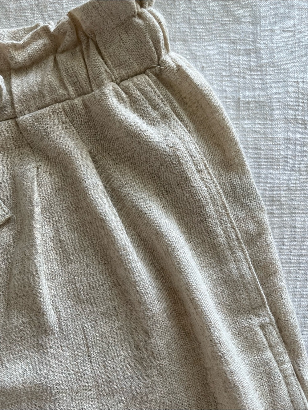 High-Waist Ruffle Paperbag Drawstring Linen Shorts - Picture 3 of 7
